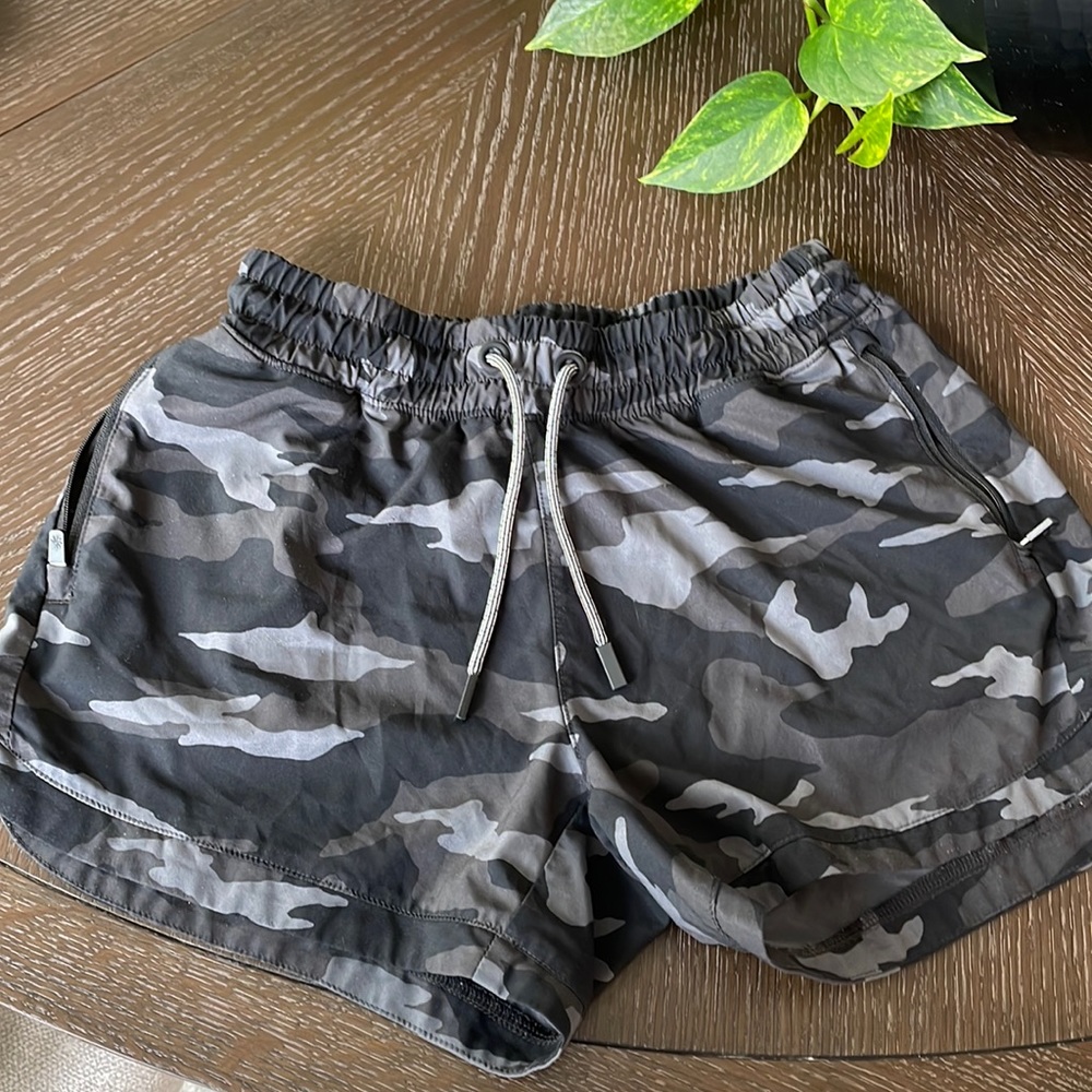 Athleta Girl Black Camo Shorts Size 14/XL